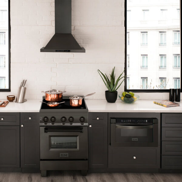 ZLINE 24 in. 2.8 cu. ft. Induction Range with a 3 Element Stove and Electric Oven in Black Stainless Steel (RAIND-BS-24) - Image 17