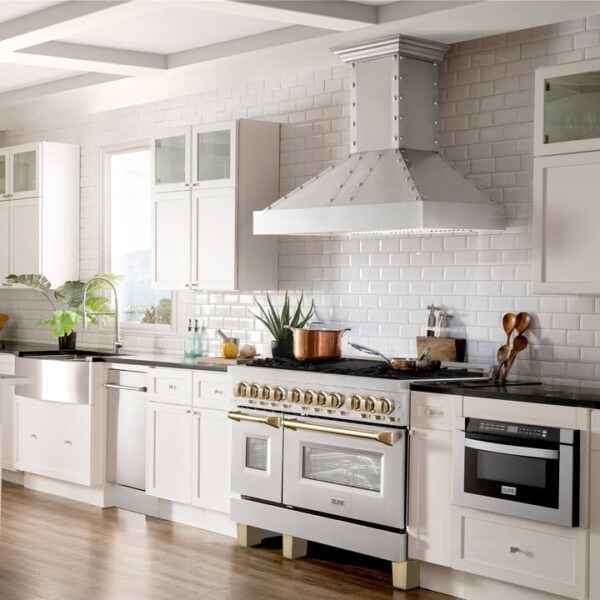 ZLINE Autograph Edition 48 in. 6.0 cu. ft. Dual Fuel Range with Gas Stove and Electric Oven in Stainless Steel with Polished Gold Accents (RAZ-48-G) - Image 17