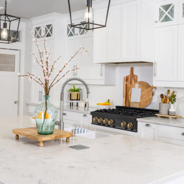 ZLINE Autograph Edition 30 in. Porcelain Rangetop with 4 Gas Burners in Black Stainless Steel and Champagne Bronze Accents (RTBZ-30-CB) - Image 17