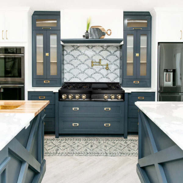 ZLINE Autograph Edition 48 in. Porcelain Rangetop with 7 Gas Burners in Black Stainless Steel and Polished Gold Accents (RTBZ-48-G) - Image 12
