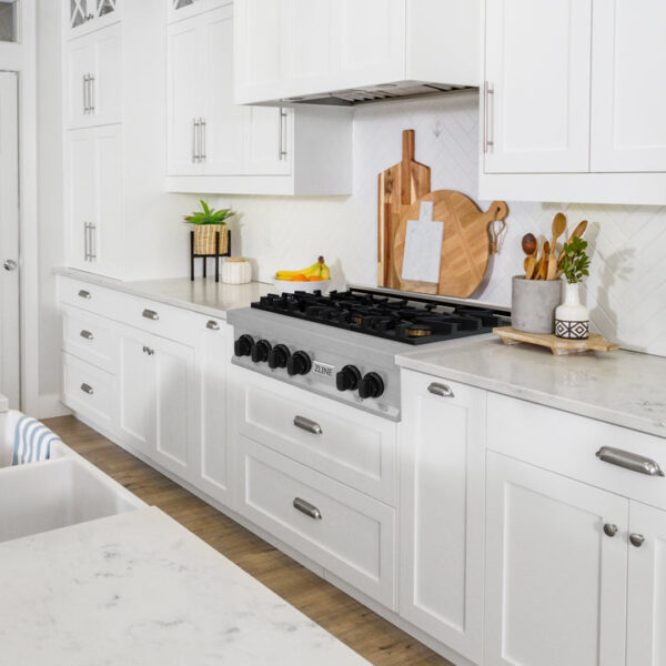 ZLINE Autograph Edition 36 in. Porcelain Rangetop with 6 Gas Burners in DuraSnow Stainless Steel with Matte Black Accents (RTSZ-36-MB) - Image 10