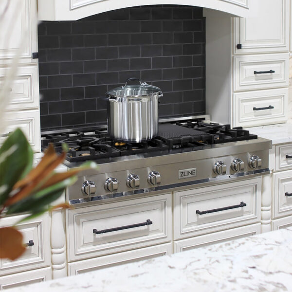 ZLINE 48 in. Porcelain Gas Stovetop with 7 Gas Brass Burners and Griddle (RT-BR-48) - Image 9