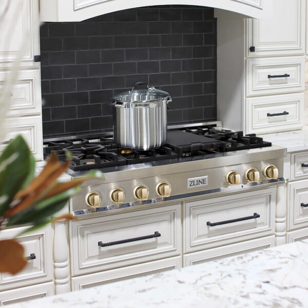ZLINE Autograph Edition 48 in. Porcelain Rangetop with 7 Gas Burners in Stainless Steel with Polished Gold Accents (RTZ-48-G) - Image 11