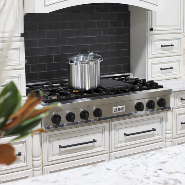 ZLINE Autograph Edition 48 in. Porcelain Rangetop with 7 Gas Burners in Stainless Steel with Matte Black Accents (RTZ-48-MB) - Image 7