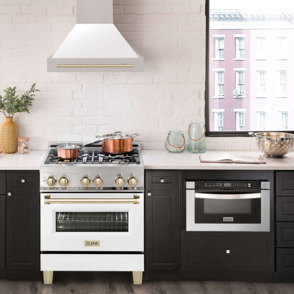 30 in. ZLINE Autograph Edition Fingerprint Resistant Stainless Steel Range Hood with White Matte Shell and Accented Handle (8654SNZ-WM30) - Image 9