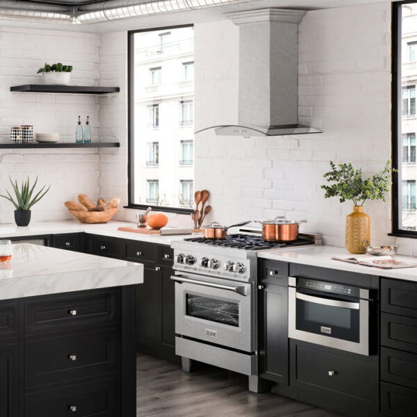 ZLINE Ducted Wall Mount Range Hood in Fingerprint Resistant Stainless Steel & Glass (8KN4S) - Image 3